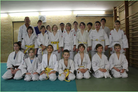 Judoka des MTV Leck mit den Trainern Dietmar Degner und Kai Nissen  (Bild vom 31.1.2012)